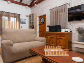 Villa Anabella - Four bedroom Villa with Swimming pool